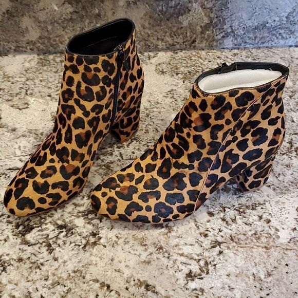 Floriann Bootie Size 9 1/2 M NWT - Picture 1 of 14